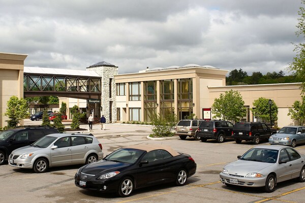 Pinestone Resort & Conference Centre