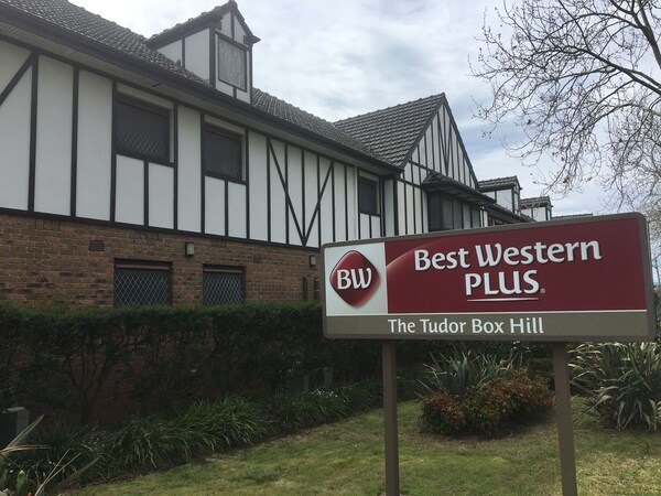 Best Western Plus The Tudor Box Hill