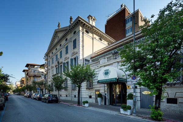Hotel Ambassador Palace