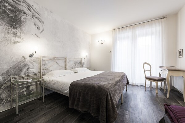 Villa Italia Luxury Suites And Apartments