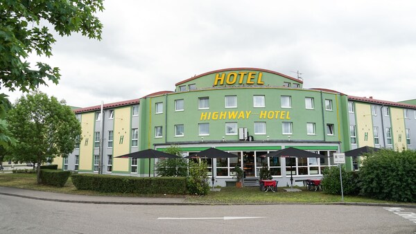 Hotel Highway
