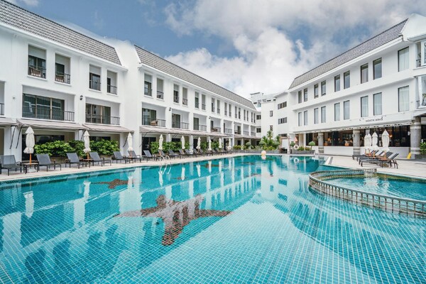 Sawaddi Patong Resort & Spa By Tolani - Sha Extra Plus