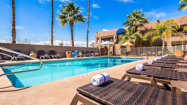 Best Western InnSuites Phoenix Biltmore/Scottsdale Hotel & Suites