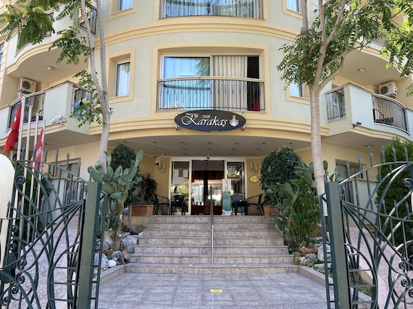 Club Karakas Apart Otel
