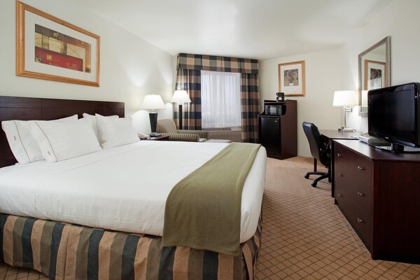 Holiday Inn Express & Suites Colorado Springs-Airport, An Ihg Hotel