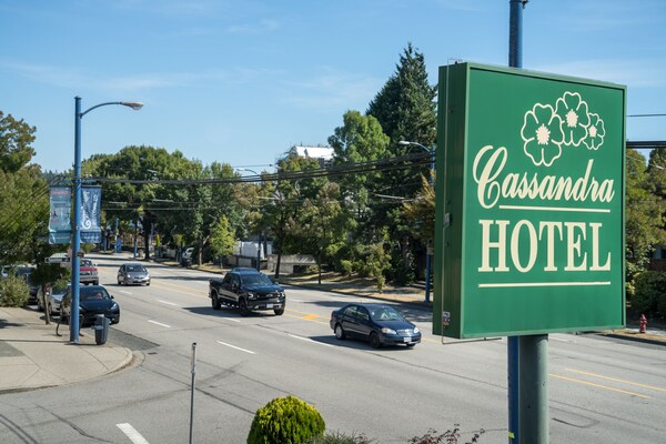 Cassandra Hotel