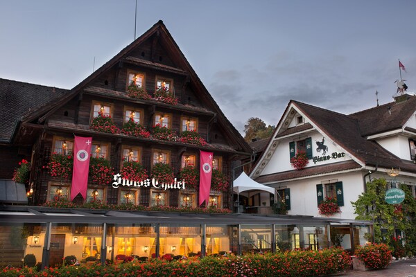 Swiss-Chalet Merlischachen - Historik Chalet-Hotel Lodge