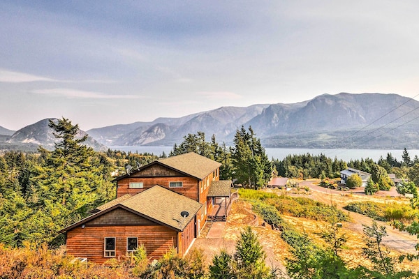 gorge Retreat' - Modern Carson Home With Mtn Views!