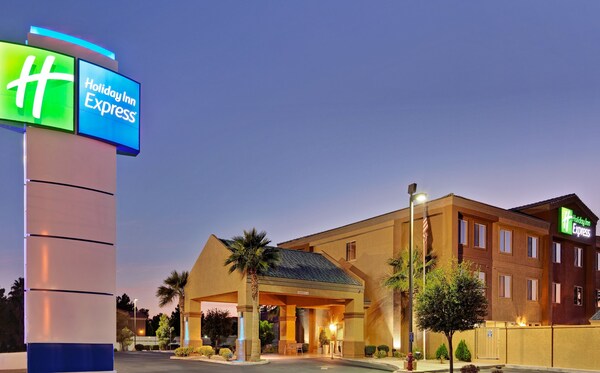 Holiday Inn Express Las Vegas-Nellis, An Ihg Hotel