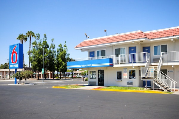 Motel 6 Fresno-Blackstone South