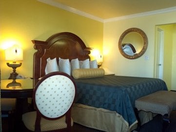 Desert Mirage Inn & Suites