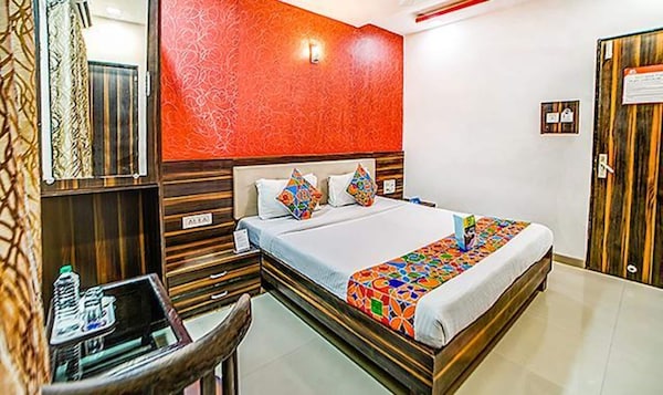Hotel Adore Palace - Near Mumbai Airport & Visa Consulate