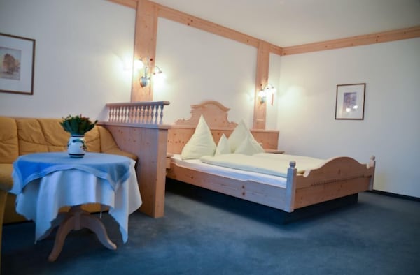 Hotel Restaurant Ferienwohnungen Alpenhof