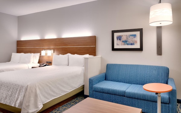 Holiday Inn Express & Suites - Gainesville I-75, An Ihg Hotel