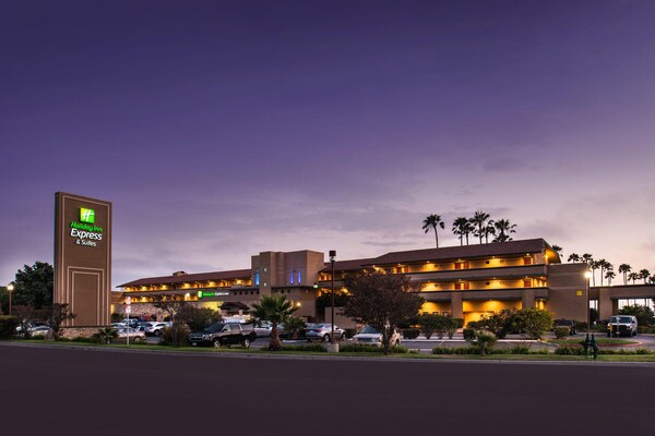 Holiday Inn Express Hotel & Suites Ventura Harbor, An Ihg Hotel