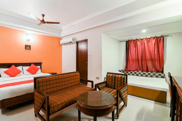 OYO 33367 Hotel Saroj Krishna