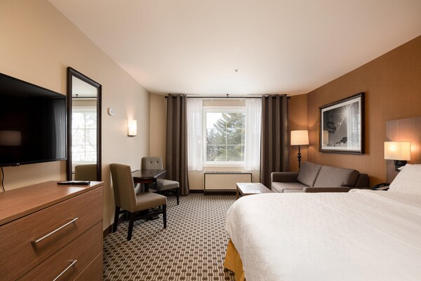 Holiday Inn Express And Suites Tremblant, An Ihg Hotel