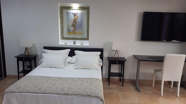 Independent And Unique Guest Room In The Prat De Llobregat
