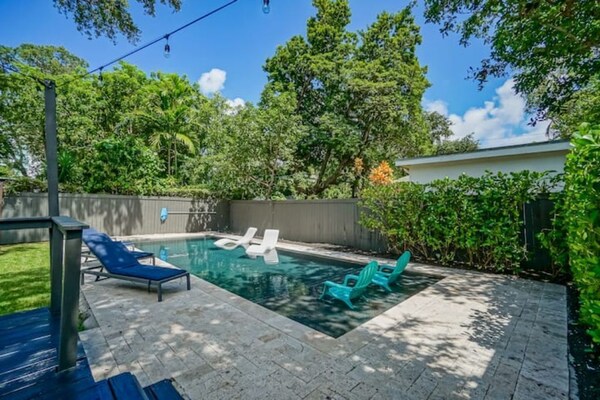 Private Luxurious Villa W/pool & Hot Tub 10 Mins To South Beach