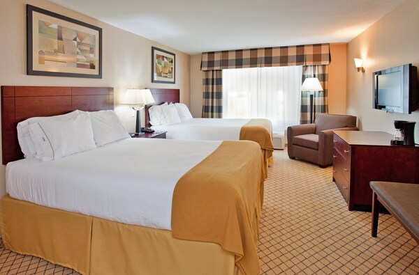 Holiday Inn Express Hotel & Suites Wichita Airport, An Ihg Hotel