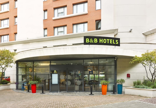 B&B HOTEL Rueil-Malmaison Gare