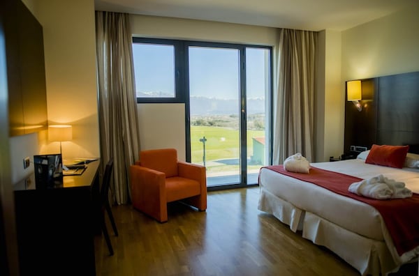 Hospedium Hotel Valles De Gredos Golf