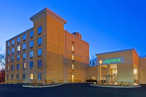 La Quinta Inn & Suites Danbury
