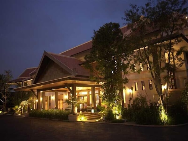 Hotel Siam Society & Resort