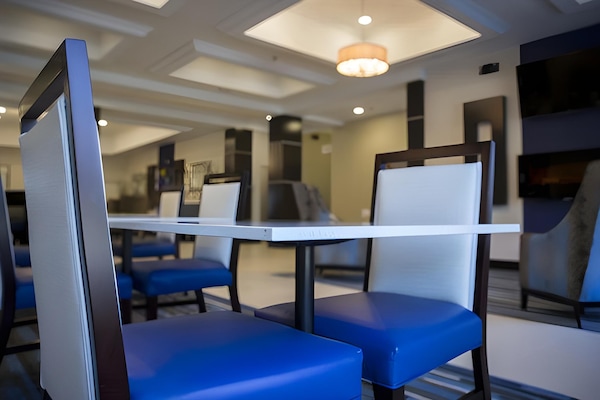 Holiday Inn Express And Suites Edwardsville, An Ihg Hotel