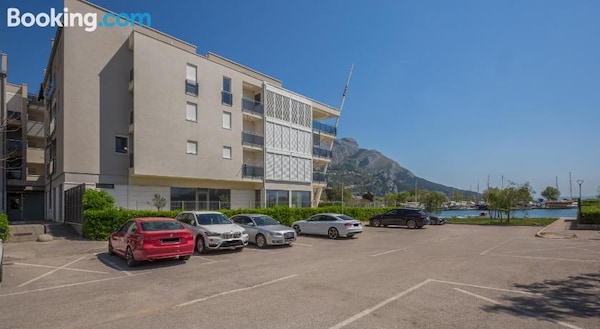 Ap 4+2 In One Of The Most Luxury Building In Omis