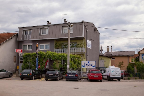 Guest House Ivac Inn Zagreb Airport