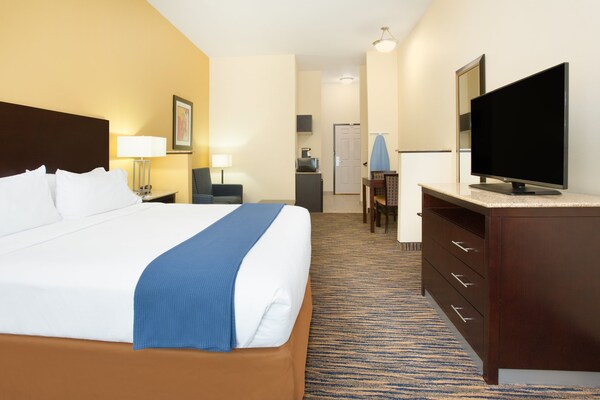 Holiday Inn Express & Suites Denver North - Thornton, An Ihg Hotel