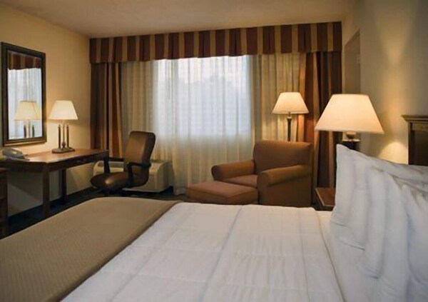 Budgetel Inn & Suites Atlanta