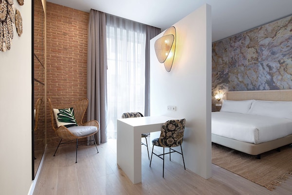 Atocha Hotel Madrid, Tapestry Collection By Hilton