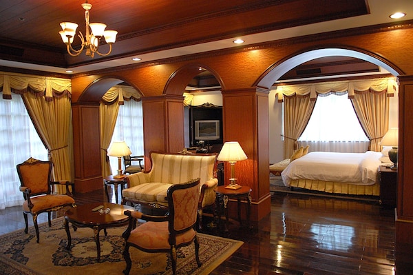 Hotel Fort Ilocandia Resort