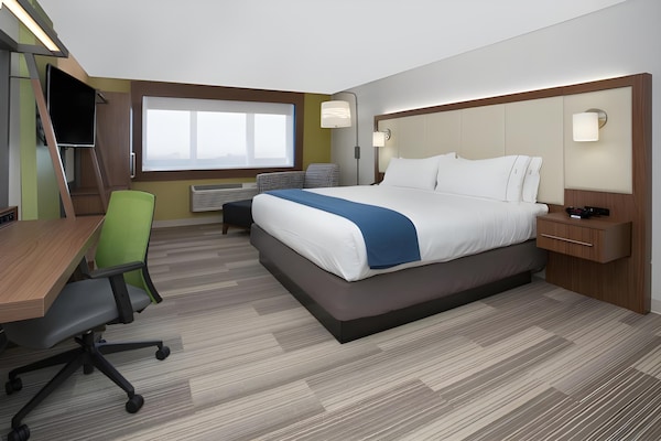 Holiday Inn Express & Suites Dearborn Sw - Detroit Area, An Ihg Hotel
