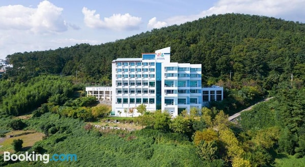 Namhae Season Hotel