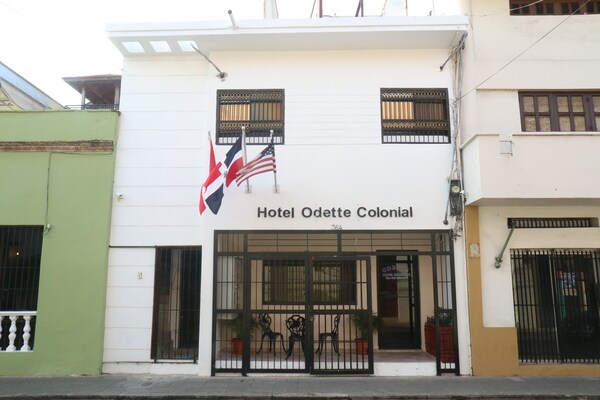 Odette Colonial