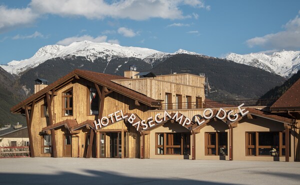 Hotel Base Camp Lodge - Bourg Saint Maurice