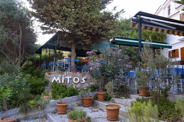 Mitos Hotel