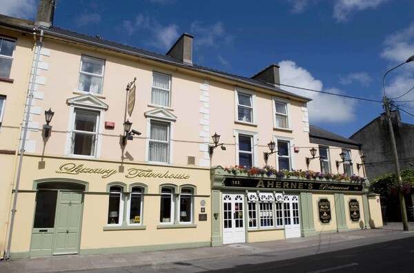 Aherne'S Townhouse Hotel And Seafood Restaurant