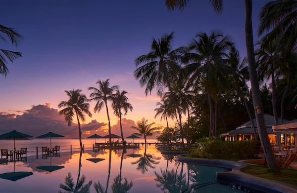 Royal Island Resort & Spa Maldives