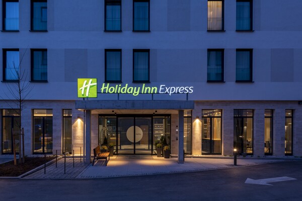 Holiday Inn Express Munich North, An Ihg Hotel