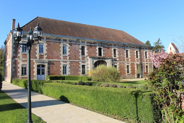 Chateau De Quesmy
