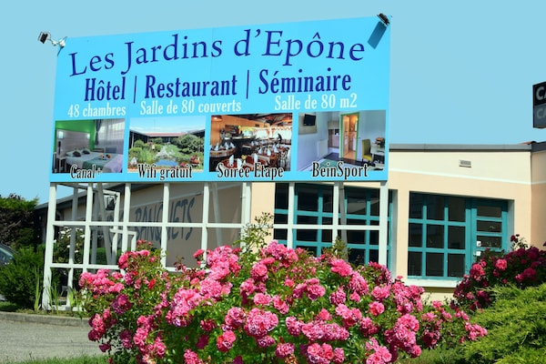 Hotel Restaurant Les Jardins D'Epone