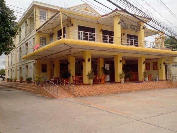 Orngaermphimaayburii Phimaiburi Apartment