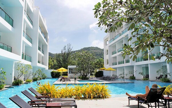 The Old Phuket - Karon Beach Resort - Sha Plus