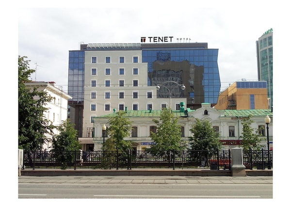 Tenet Hotel