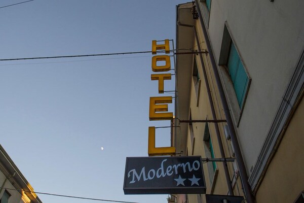 Hotel Moderno