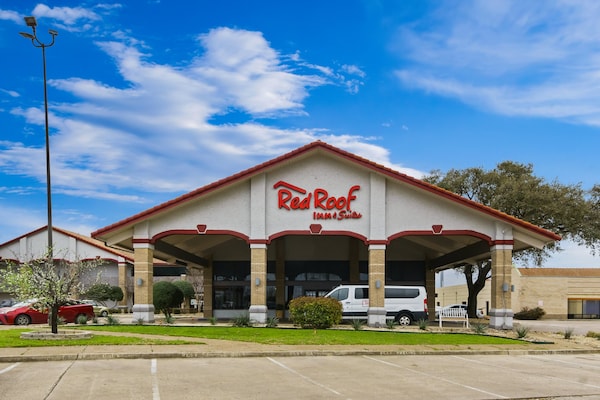 Red Roof Inn & Suites Irving - Dfw Airport South